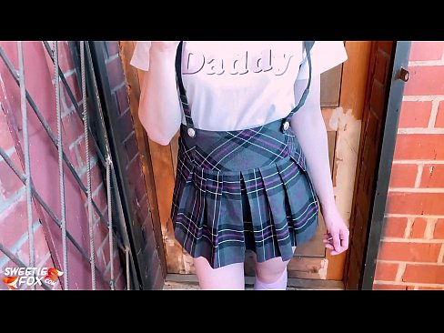 ❤️ Школачы Сосут анын Дик терең жана трахает ордуна класстар. ❤️❌ Порно боюнча порно ky.sexycamse.top